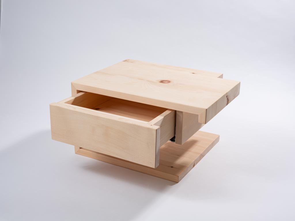 Massives Zirben-Nachtkästchen mit offener Ablage & Soft-Close-System