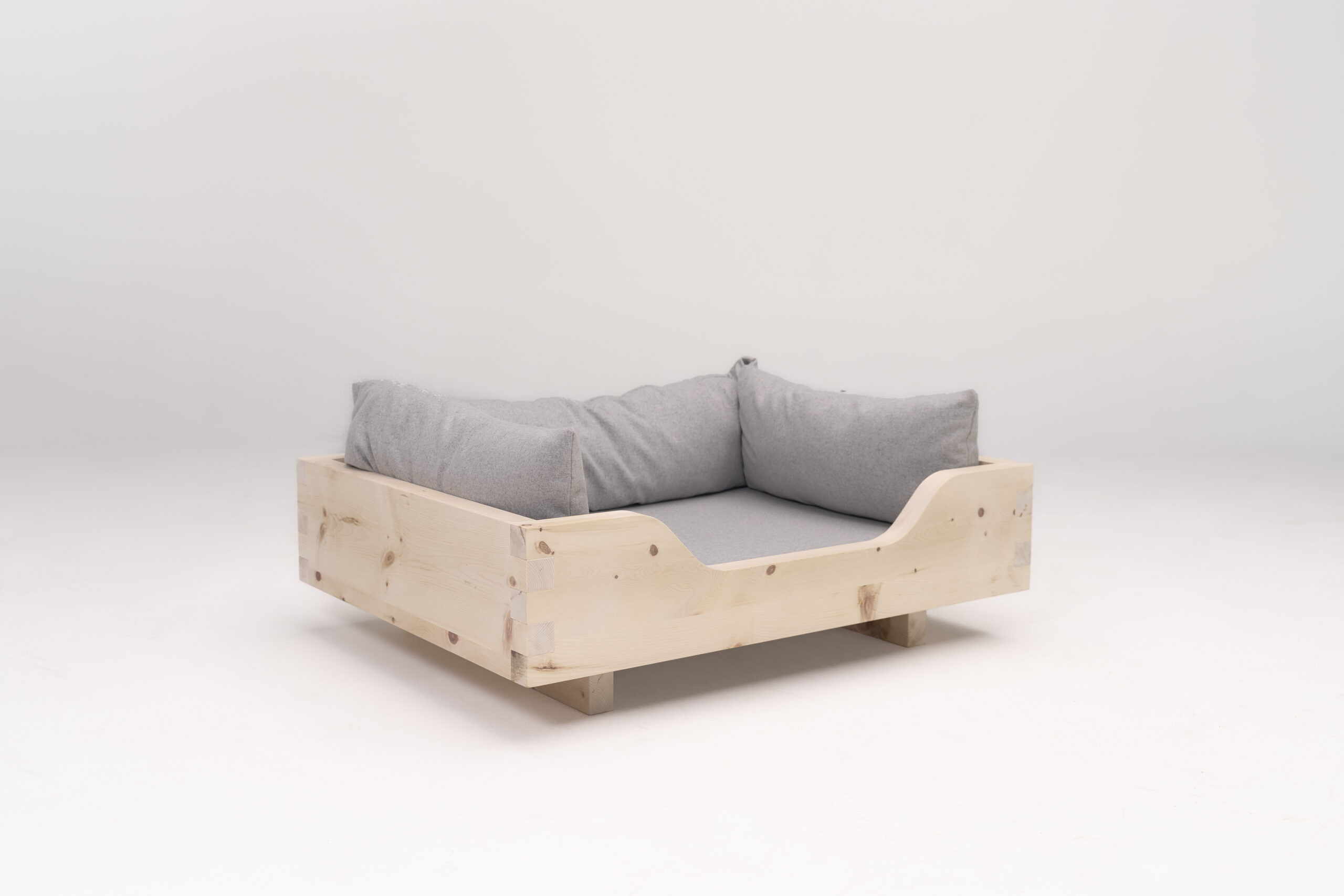 Zirben Hundebett mit Loden – handgefertigt, natürlich & exklusiv – Bild 3